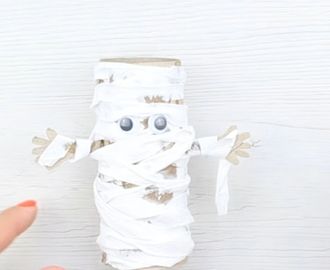 Momia con rollos de papel ideas para halloween